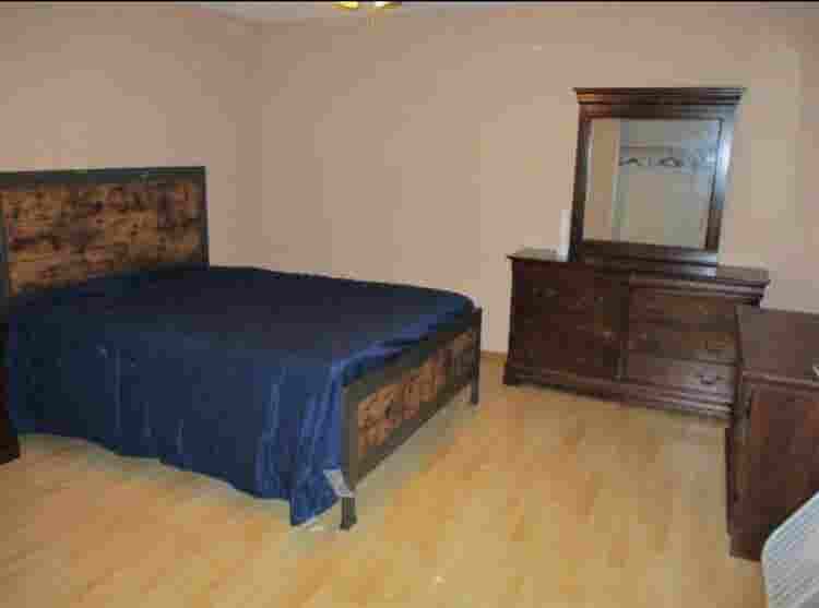 ROOM HOME SHARE