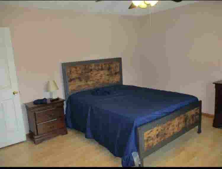 ROOM HOME SHARE