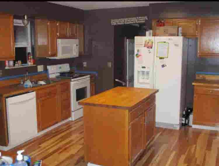 ROOM HOME SHARE