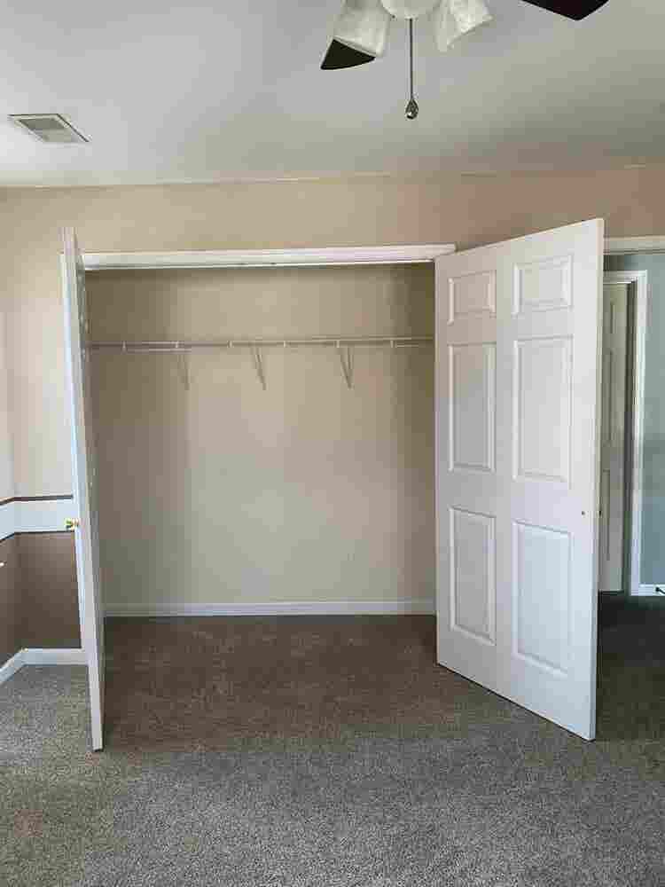 Large bedroom for rent with all