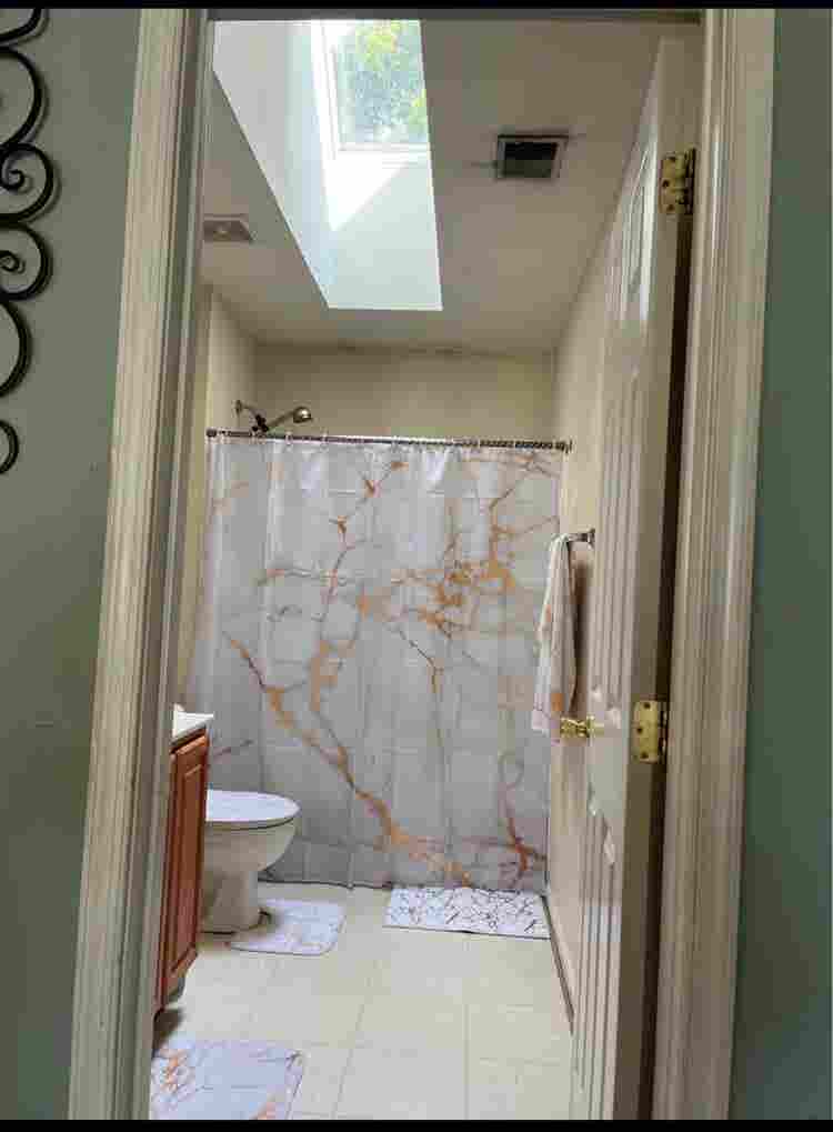 Large bedroom for rent with all