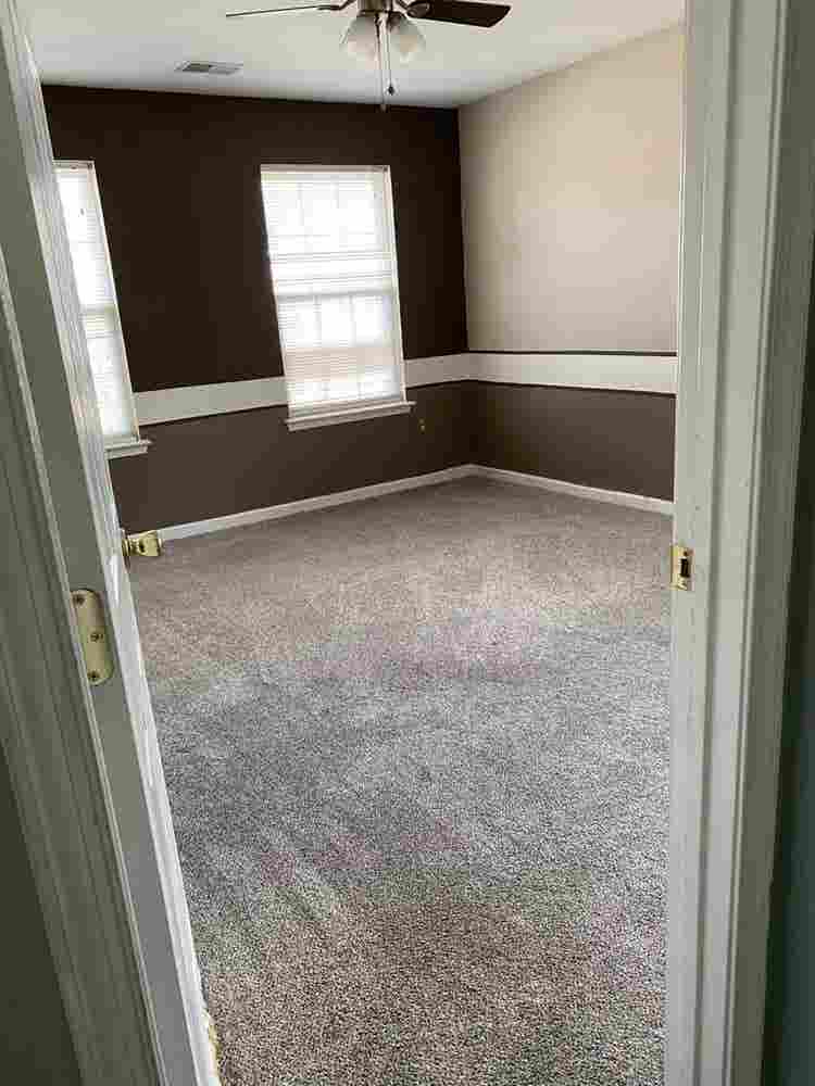 Large bedroom for rent with all