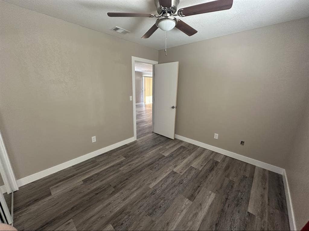 2 bedrooms available, quiet home