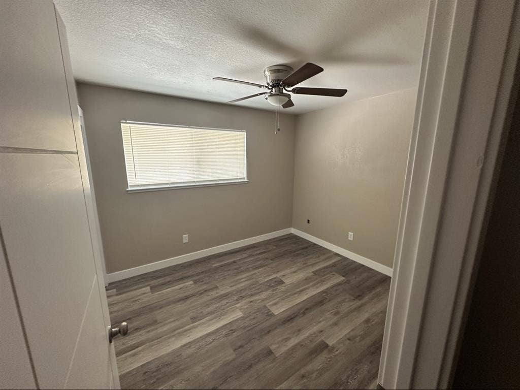 2 bedrooms available, quiet home