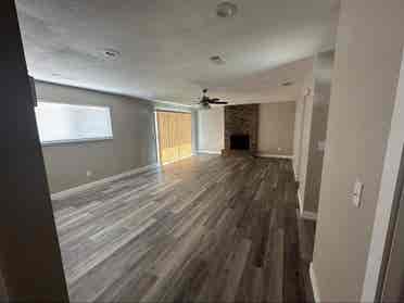 2 bedrooms available, quiet home