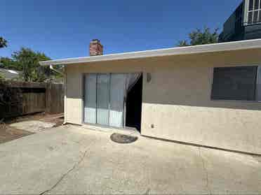 2 bedrooms available, quiet home