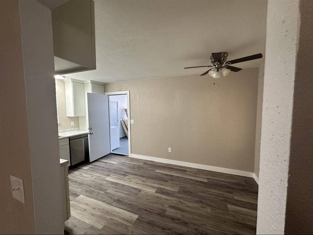 2 bedrooms available, quiet home