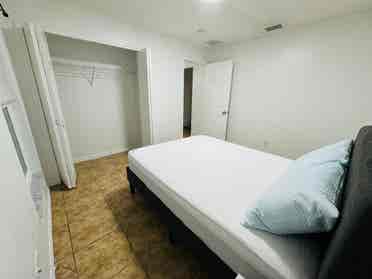 Private Bedroom - Shared Bathroom