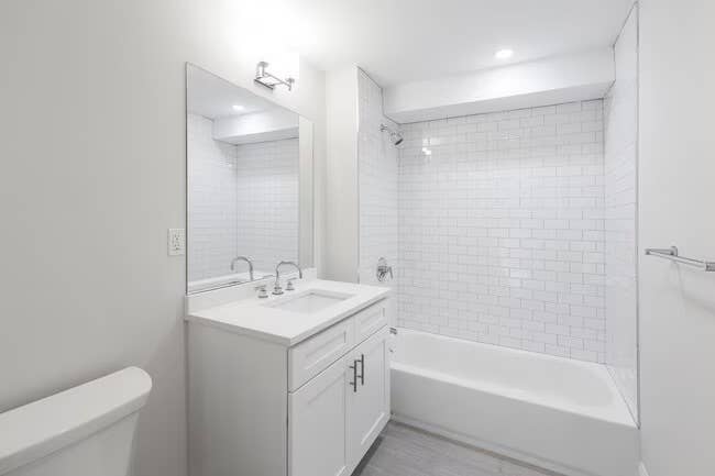 1 Room Available in Bath