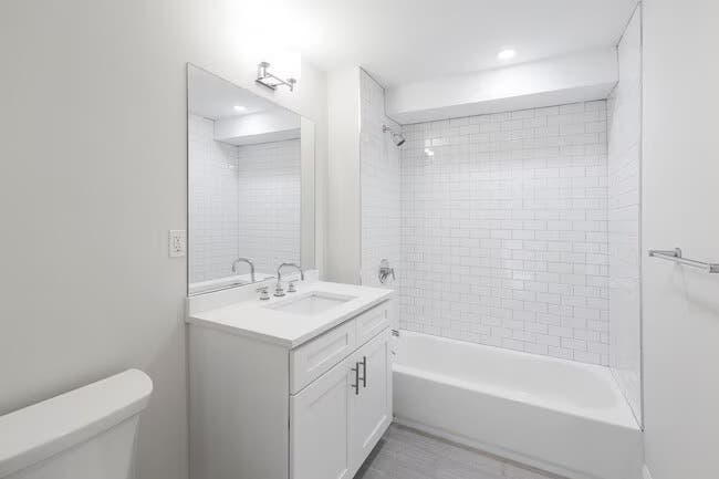1 Room Available in Bath
