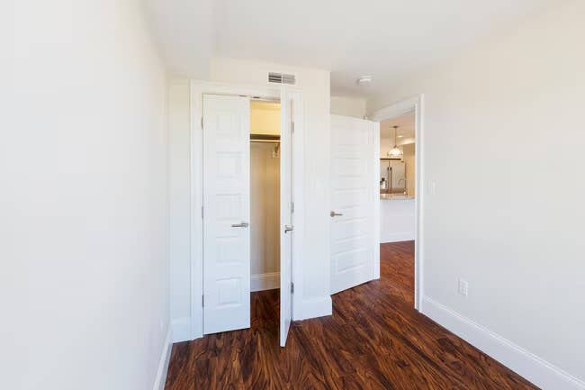 1 Room Available in Bath