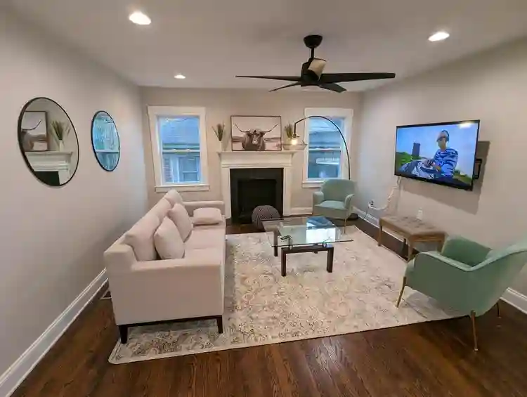 Room for Rent in Clean, Quiet Home