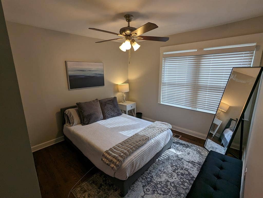 Room for Rent in Clean, Quiet Home