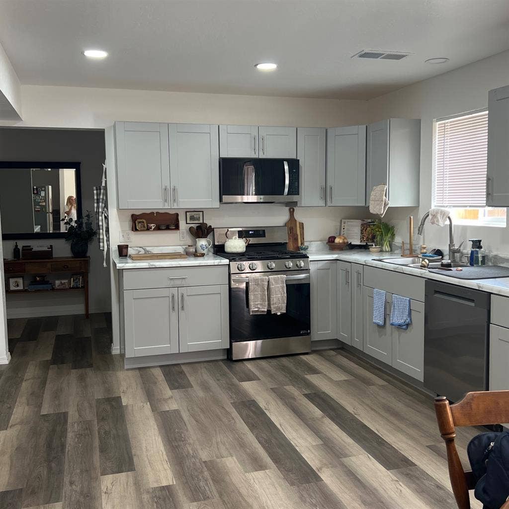 Looking for clean chill Roomate