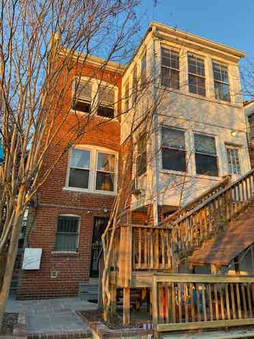 Mt Pleasant/Room in duplex apt
