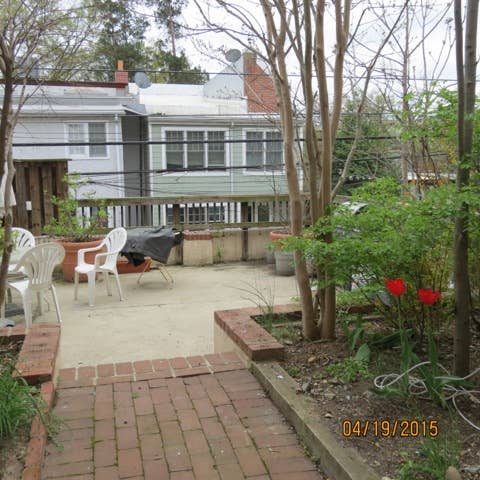 Mt Pleasant/Room in duplex apt