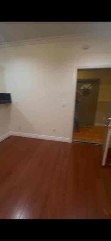Huge Room, East Hollywood, $