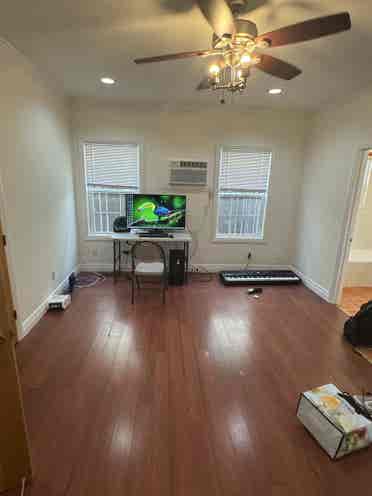 Huge Room, East Hollywood, $