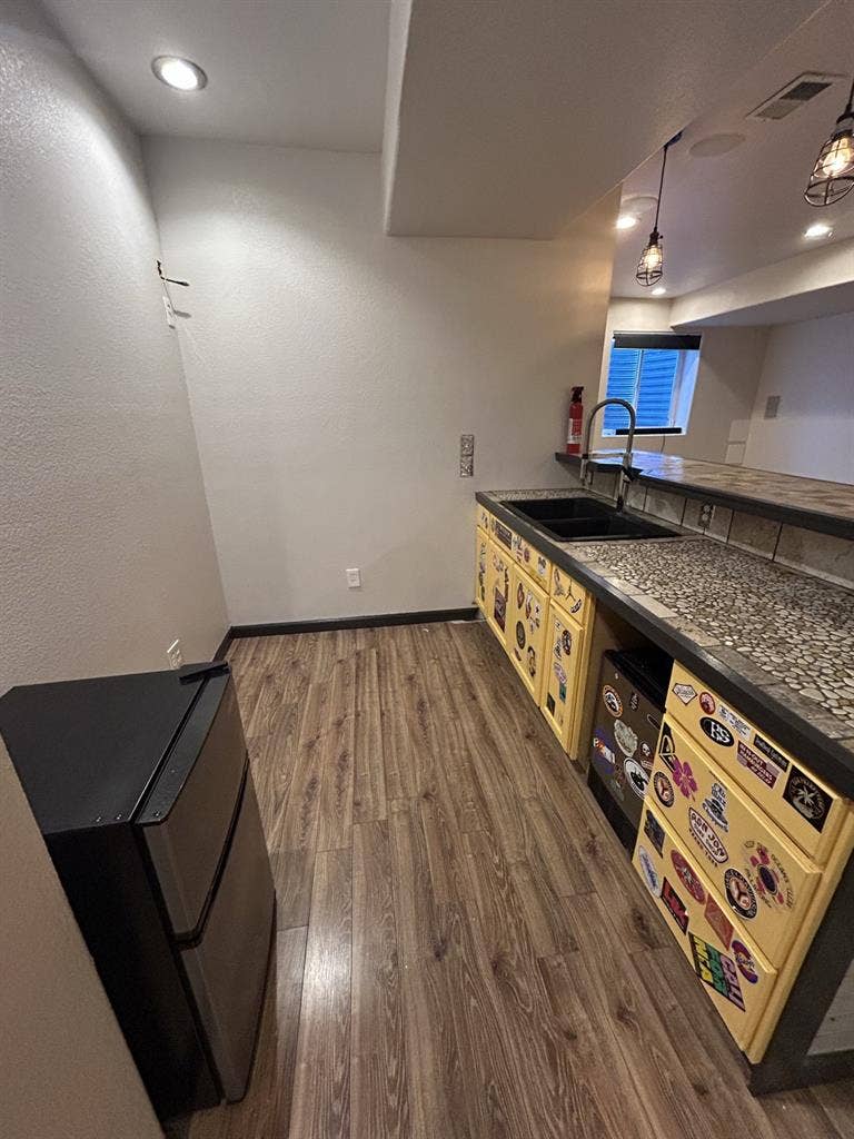 One Bedroom Basement with Garage