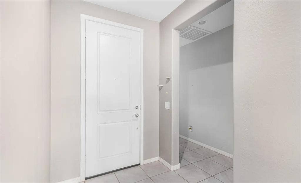 Share rental available Sept 1