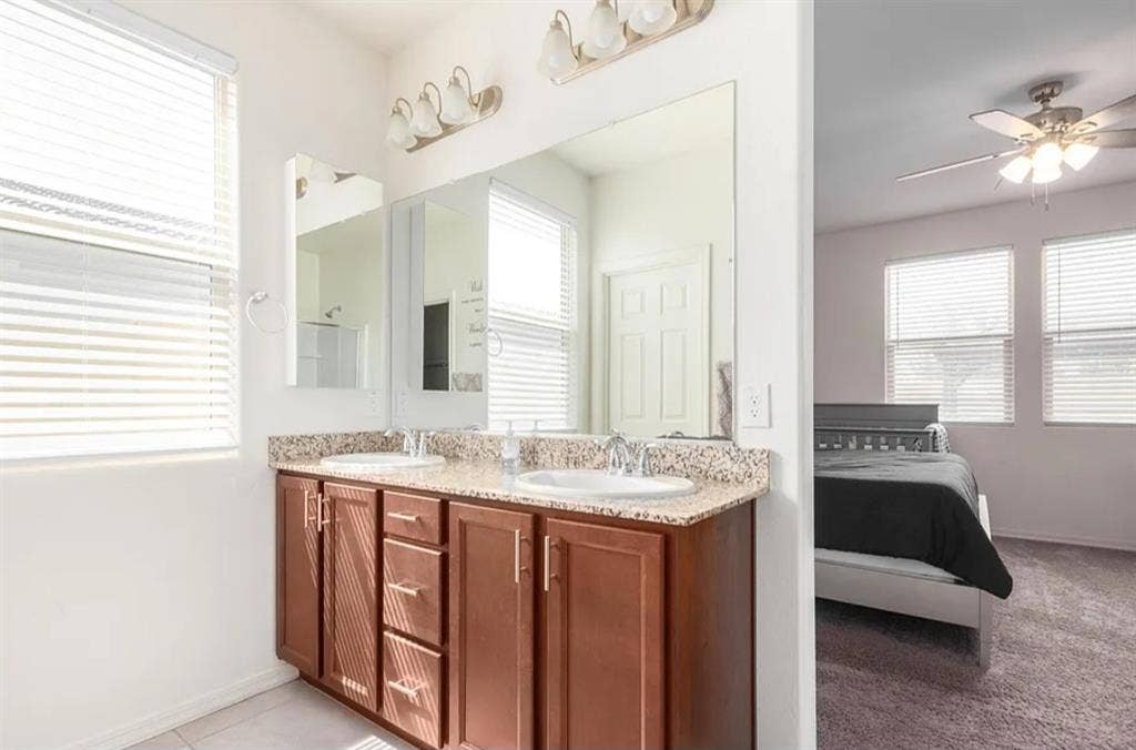 Share rental available Sept 1