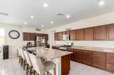 Share rental available Sept 1