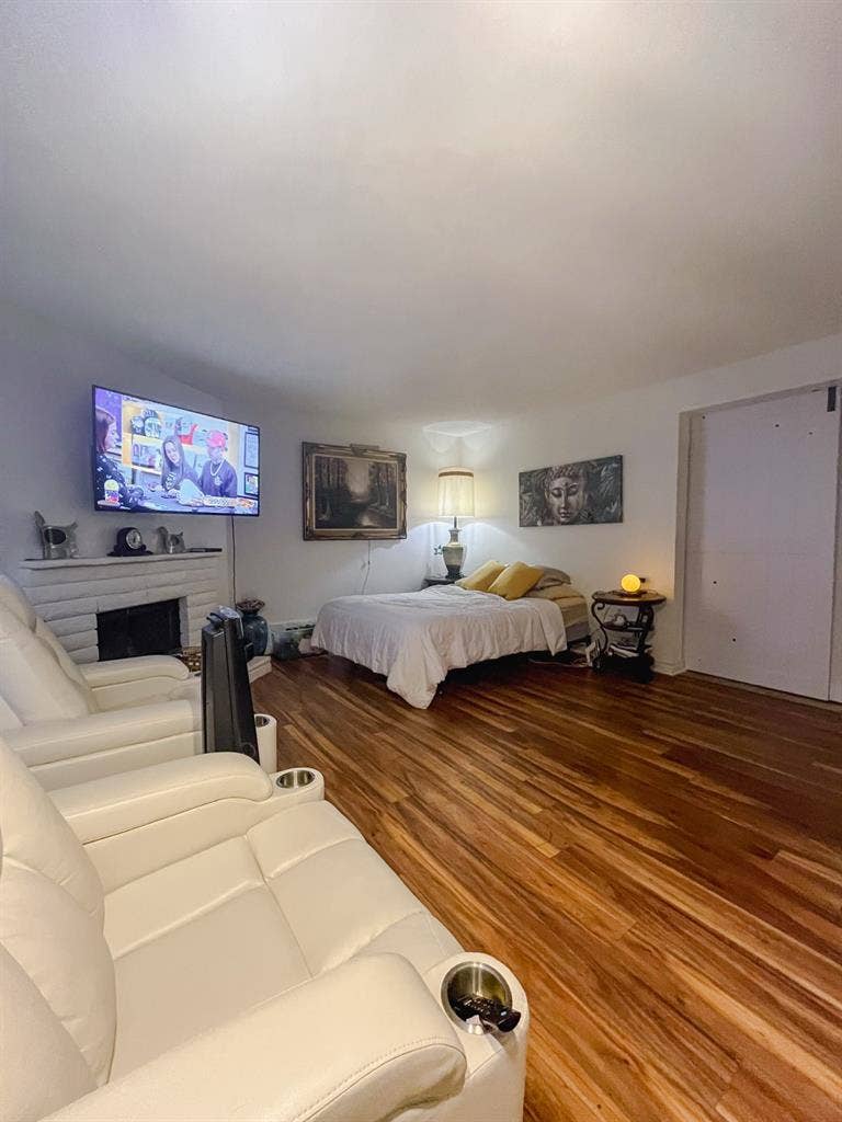Large Private Room Avail