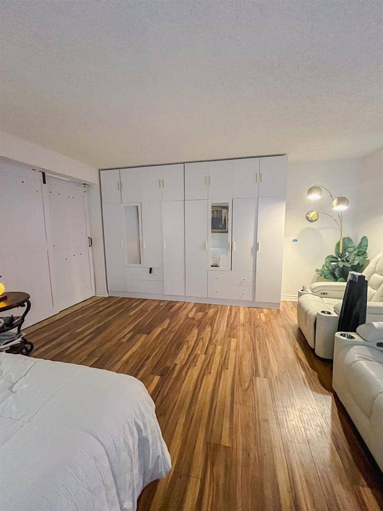 Large Private Room Avail