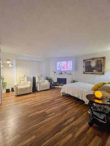 Large Private Room Avail