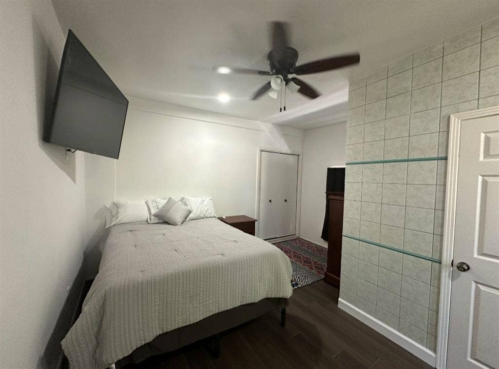 Male Roommate Wanted: Furnished