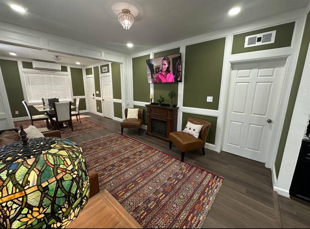 Male Roommate Wanted: Furnished