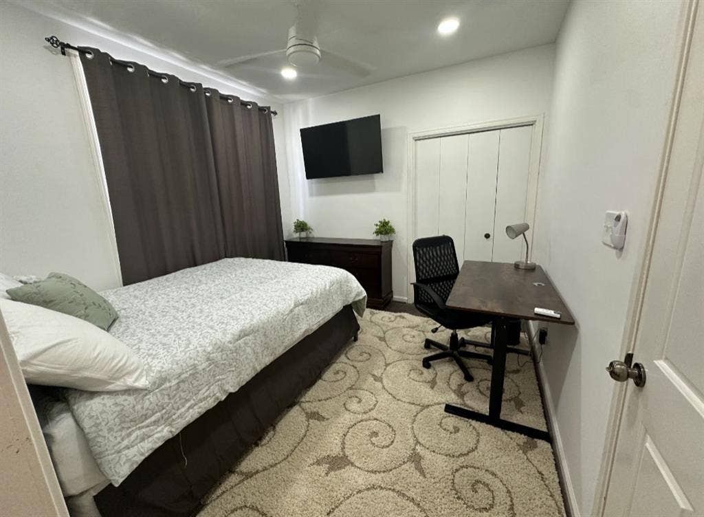 Male Roommate Wanted: Furnished