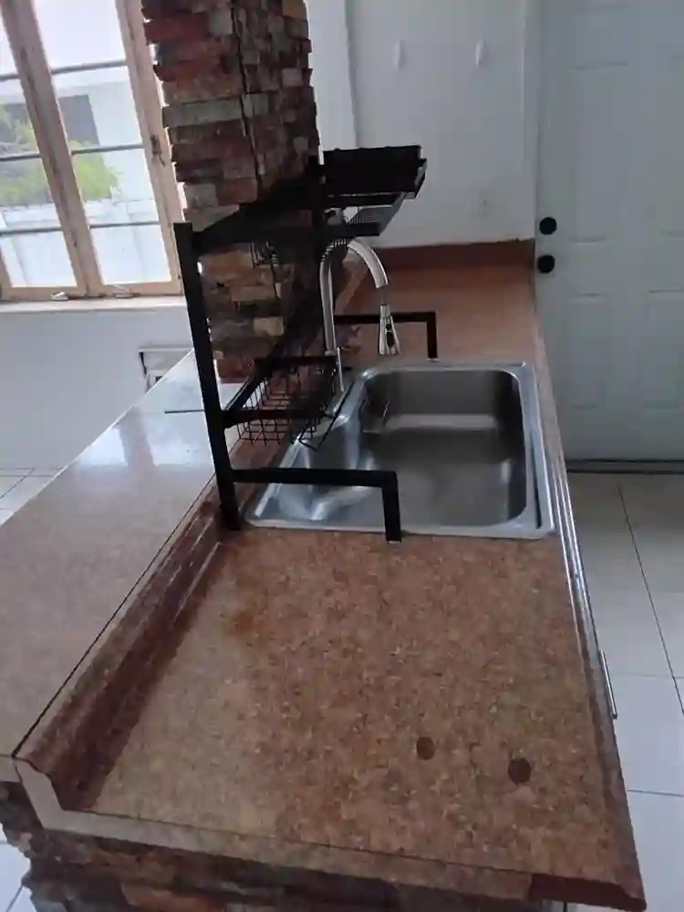 Private rm canal front quiet apt