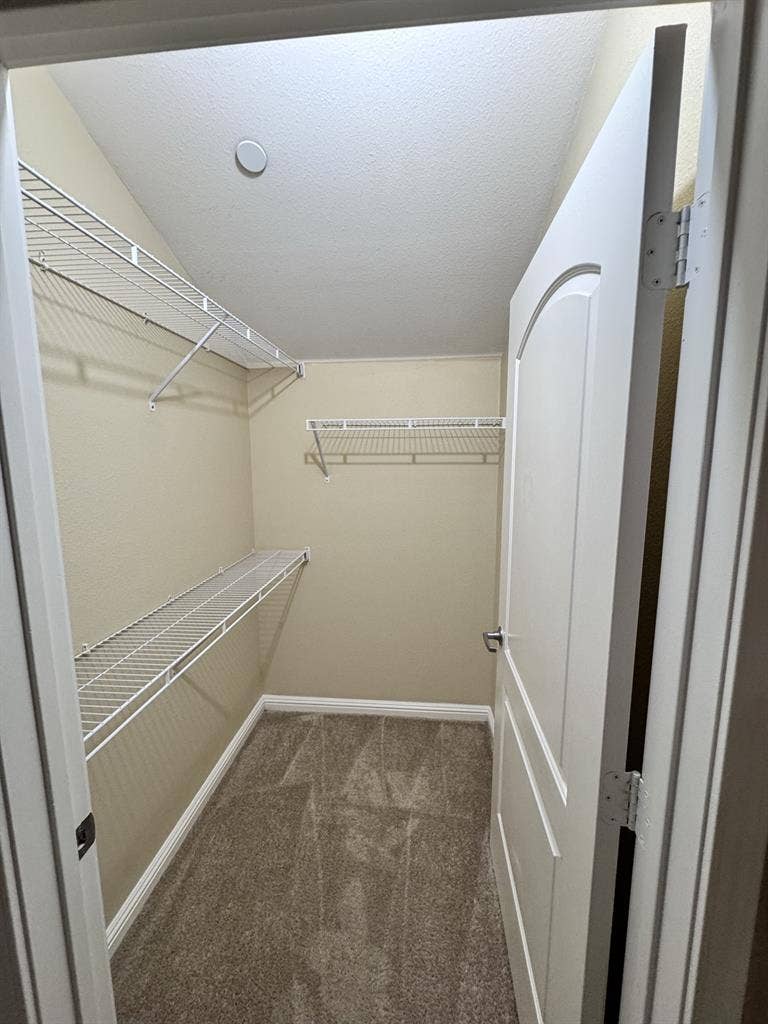 Private room w/ attached bathroom