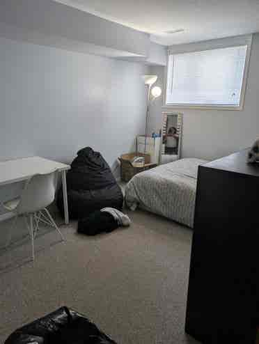 Furnished room w private bathroom