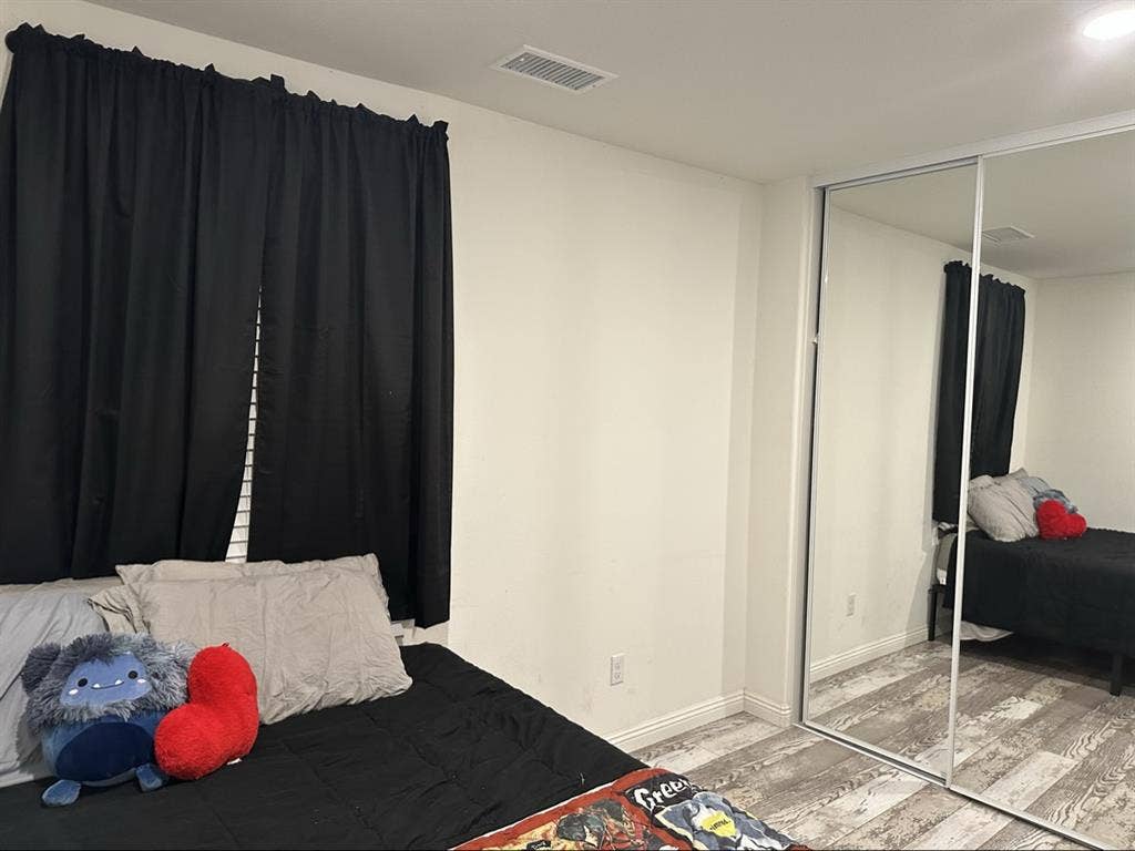 Private room and bathroom