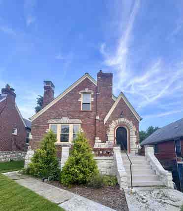 Private Room in Richmond Heights