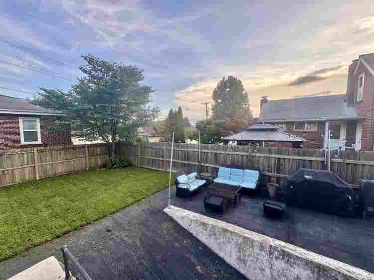 Private Room in Richmond Heights