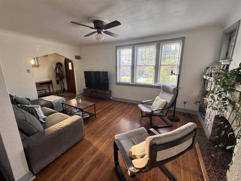 Private Room in Richmond Heights