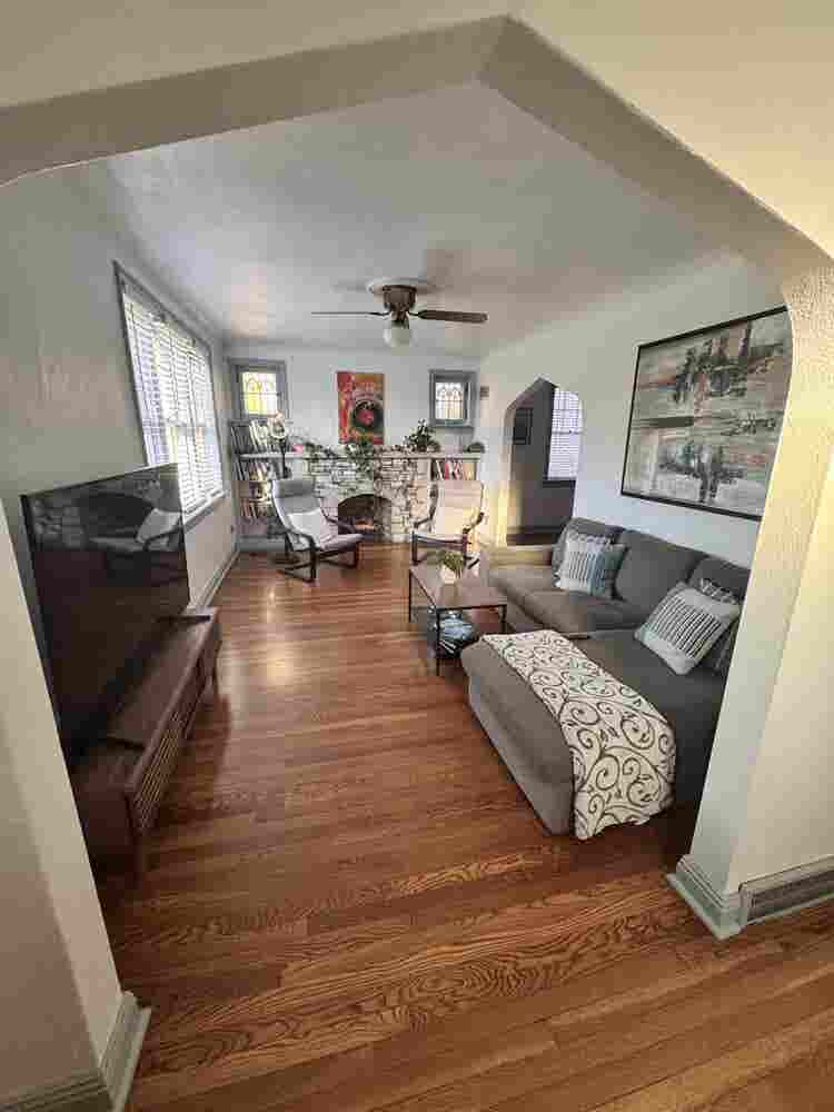 Private Room in Richmond Heights