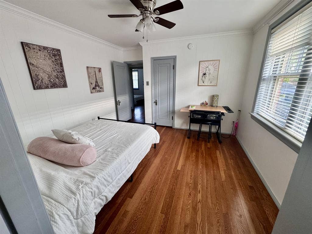 Private Room in Richmond Heights