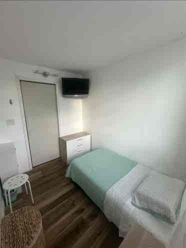 PRIVATE ROOMS FOR RENT
