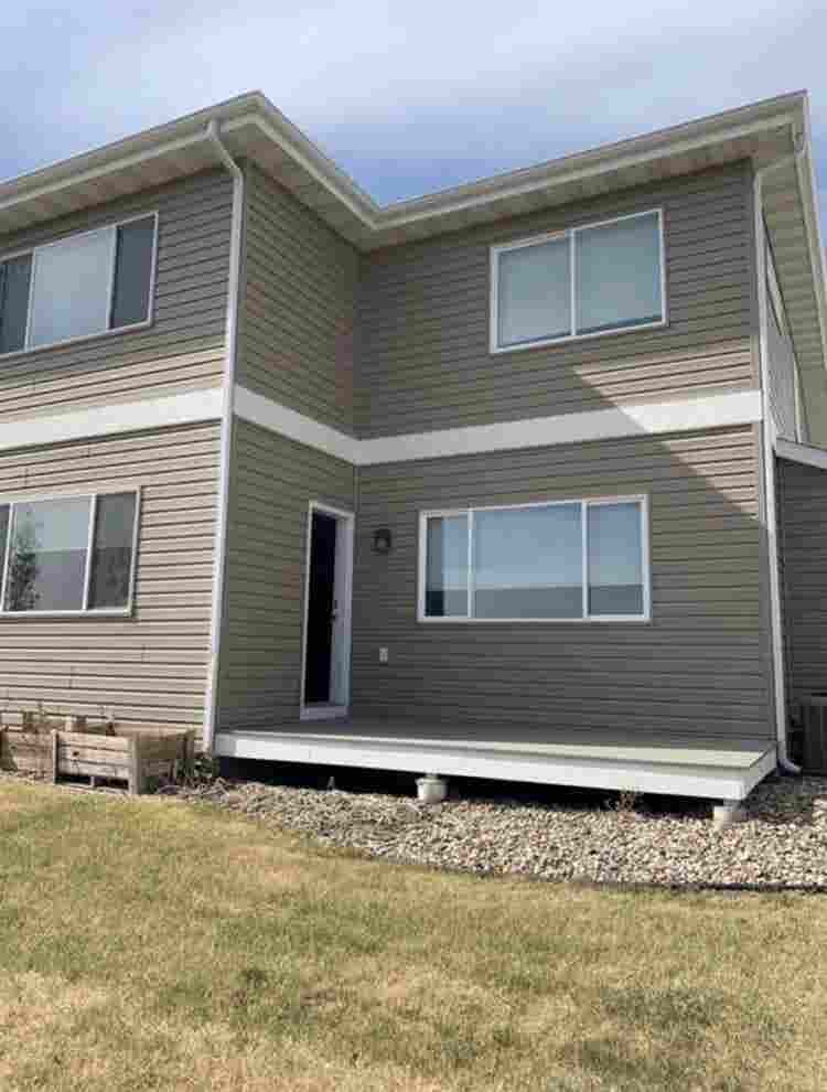 Professional Female roommate wanted