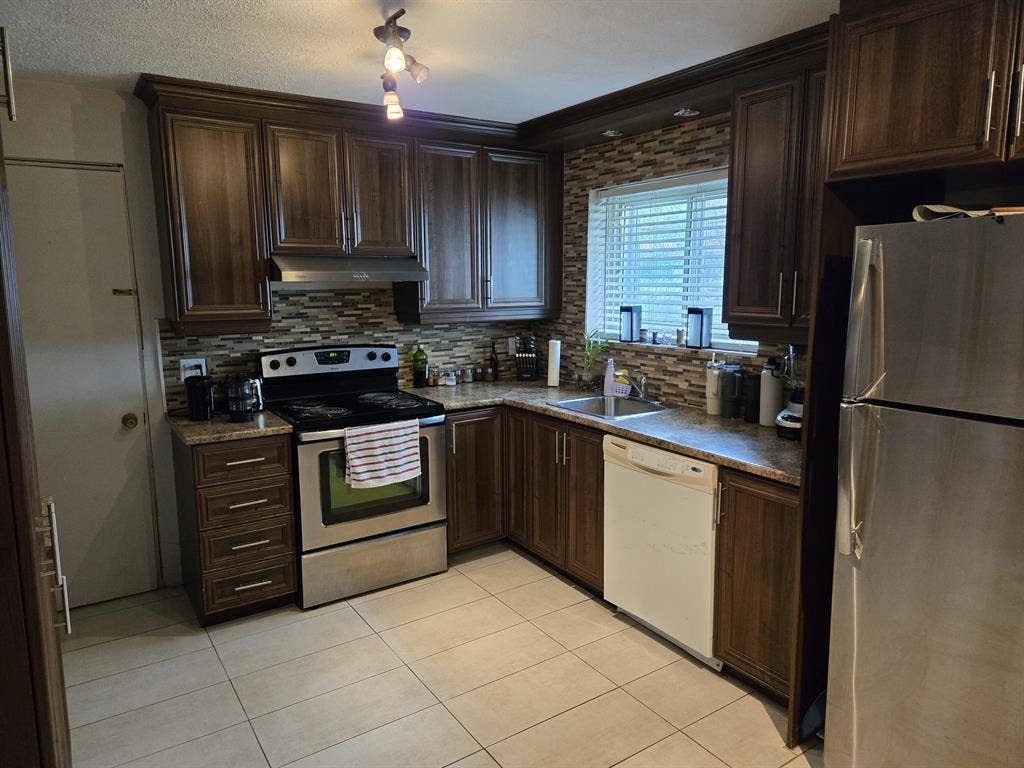 Spacious room in St-Leonard