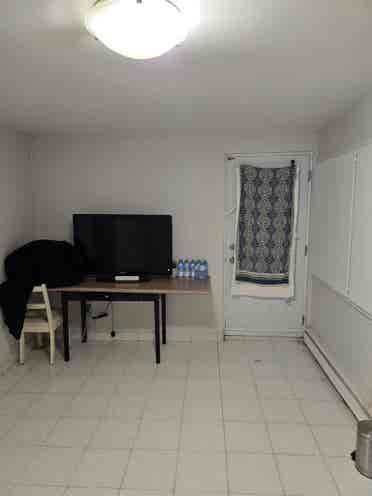 Spacious room in St-Leonard
