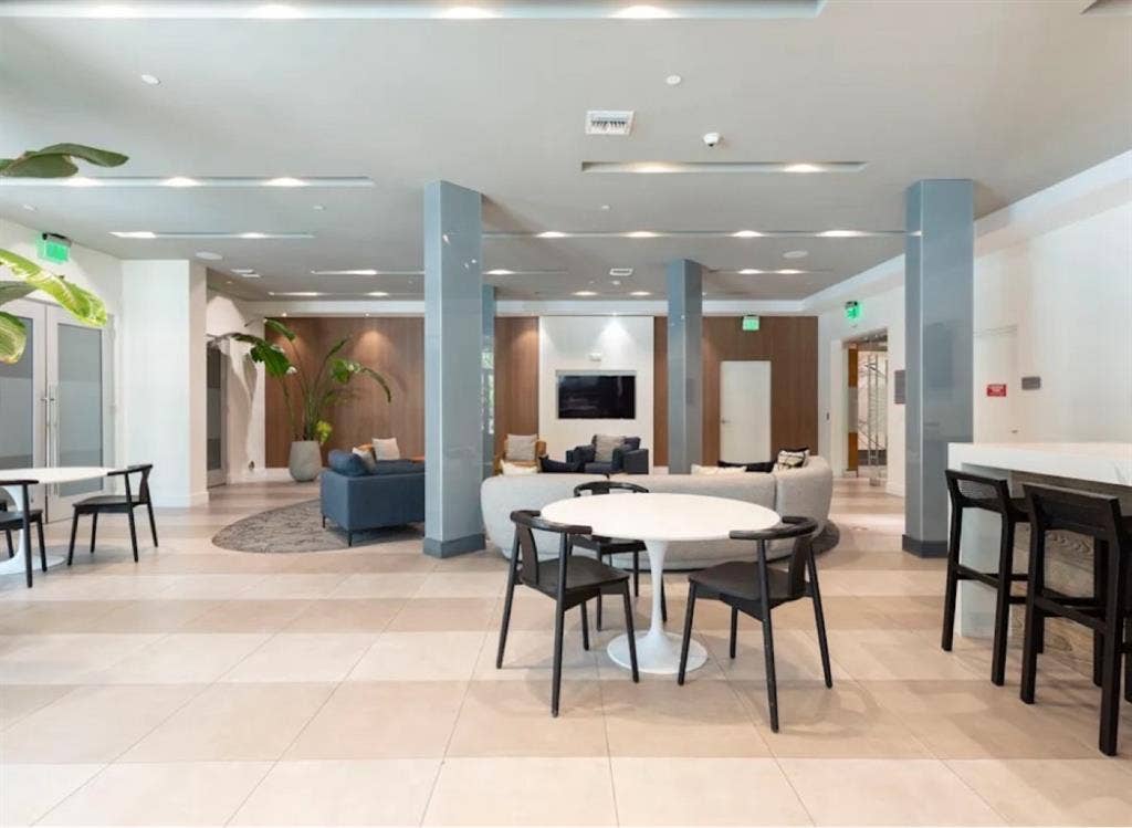 Luxury priviate room and bath rent