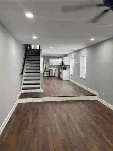 Private room & bath in Hopkins Area