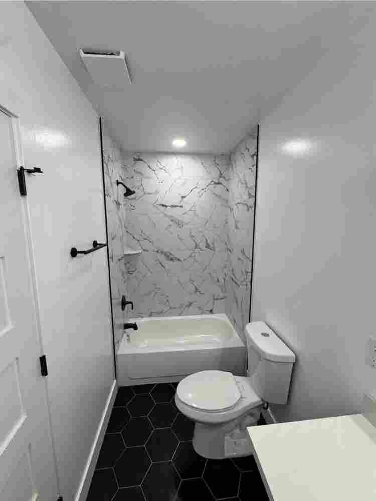 Private room & bath in Hopkins Area