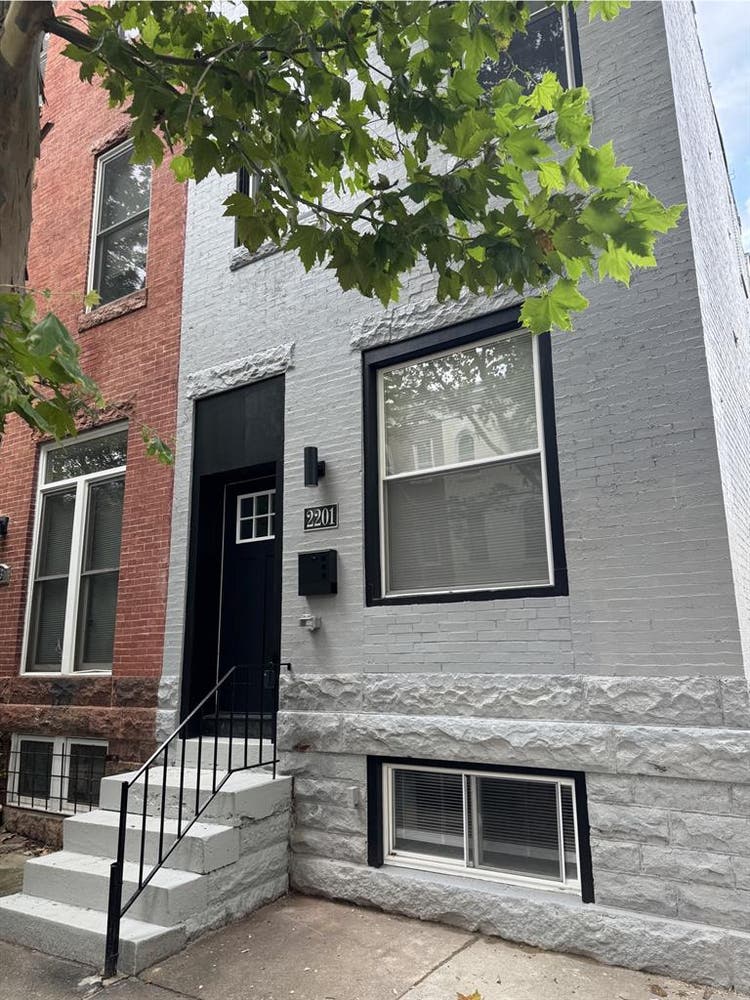 Private room & bath in Hopkins Area