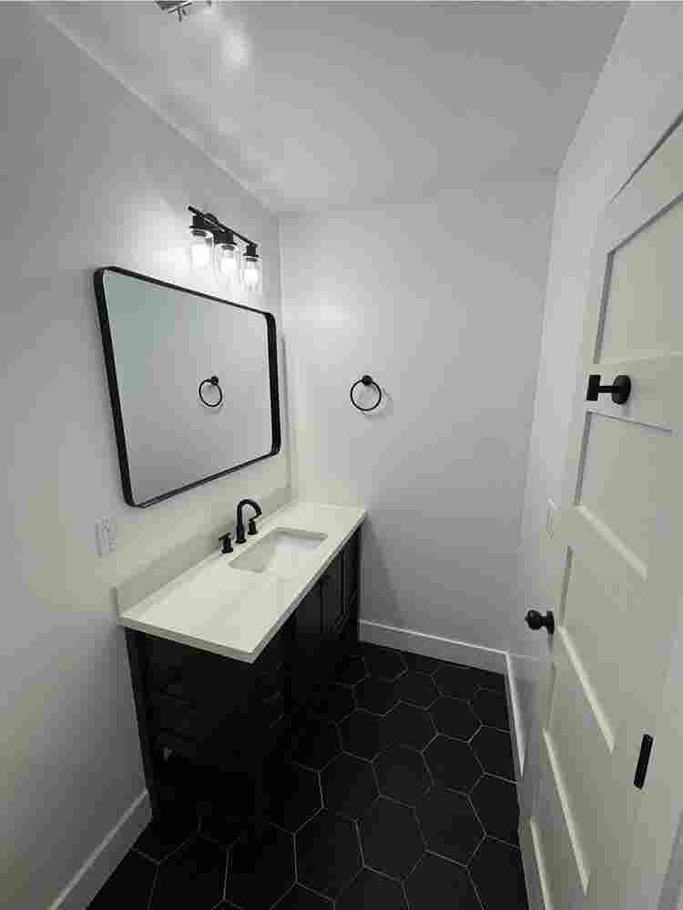 Private room & bath in Hopkins Area